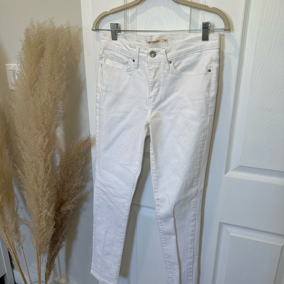 White Levi’s skinny jeans - Picture 3 of 4